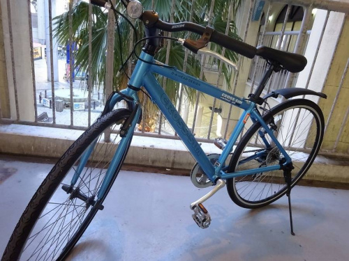 スポーツ用品の自転車