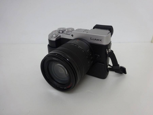 デジタル家電のミラーレスカメラ