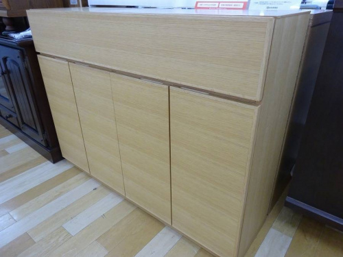 家具のキャビネット