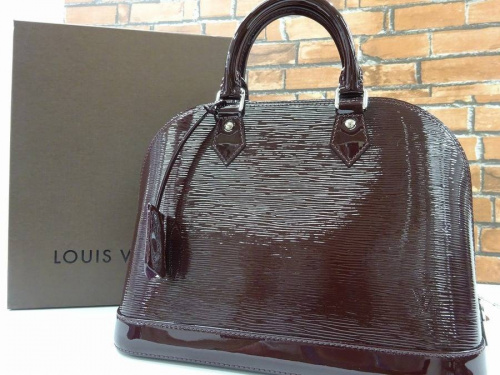 ¥Ö¥é¥ó¥É¡¦¥é¥°¥¸¥å¥¢¥ê¡¼¤Î¥ë¥¤¥ô¥£¥È¥ó¡ÊLOUIS VUITTON¡Ë