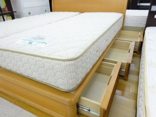 ベッドの岸和田　家具