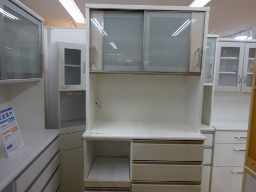 中古家具 大阪のカップボード・食器棚
