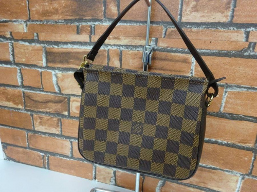 ブランド鑑定　大阪のブランド買 岸和田