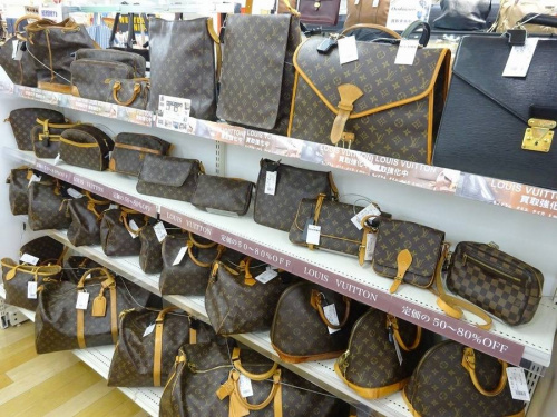 ブランド鑑定　大阪のブランド買取 岸和田