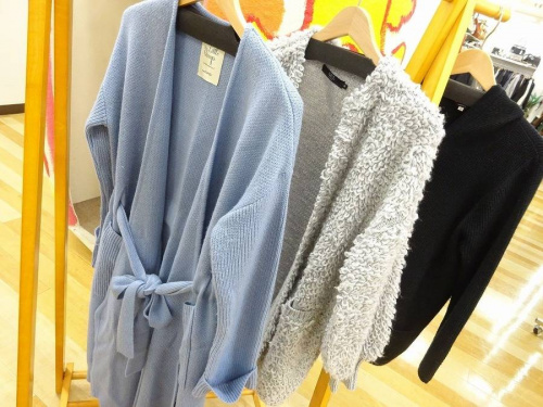 レディースファッションのカーディガン