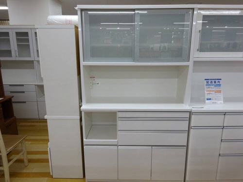 中古家具　大阪の中古食器棚　大阪