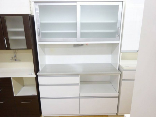 中古家具 大阪の中古食器棚 大阪