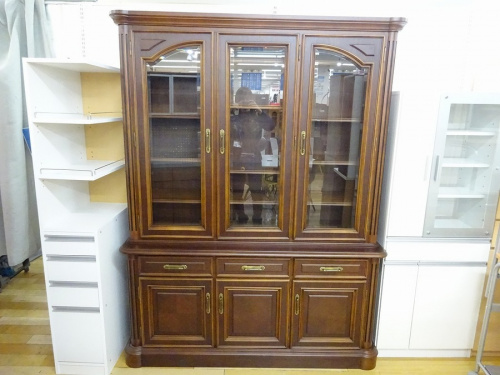 中古家具 大阪の中古食器棚 大阪