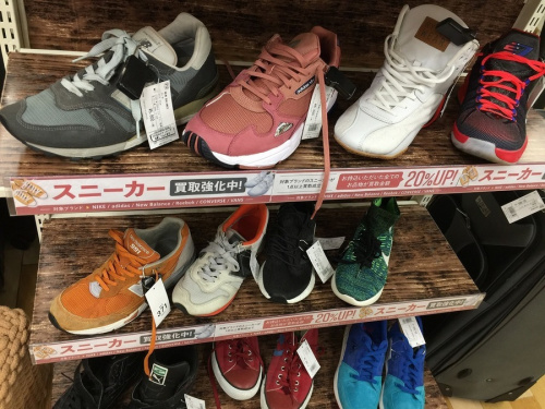 中古スニーカー　大阪の古着　スニーカー　大阪