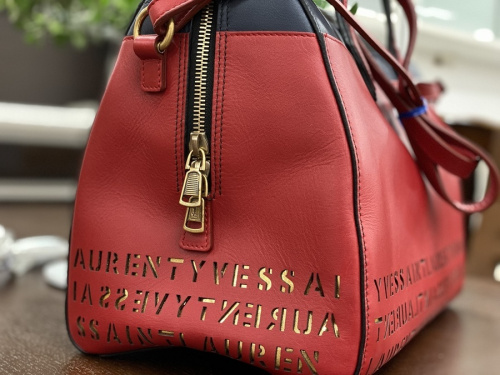 Yves Saint Laurent　買取　大阪のイブサンローラン　大阪