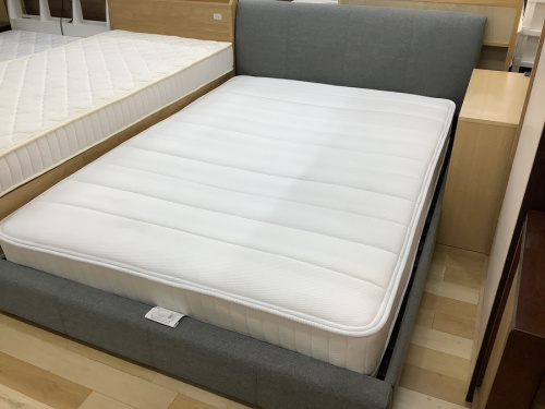 家具のダブルベッド　中古