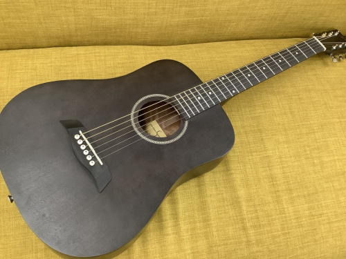 中古ギターの電子ピアノ