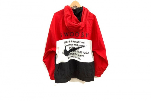 ジャケットのNIKE