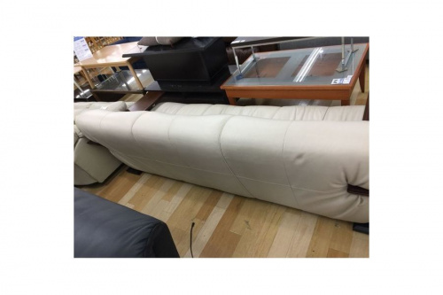 MORISHIGEの3人掛けソファー