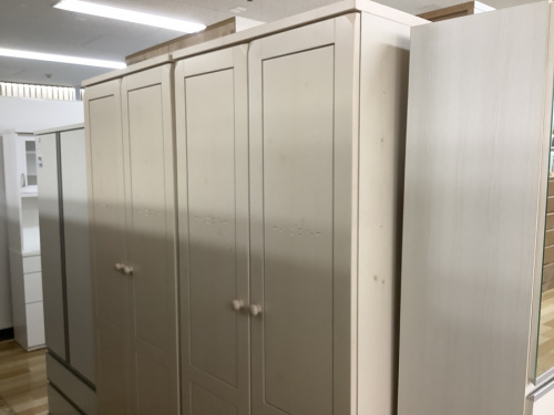 家具のワードローブ