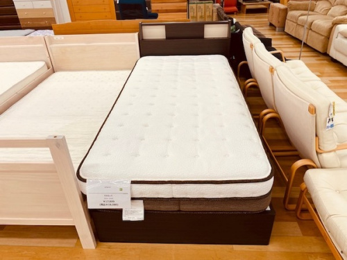 ベッドの中古家具