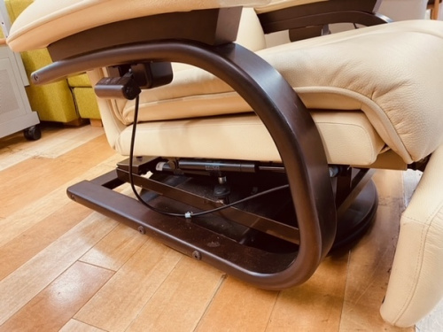 1人掛けソファーの富士ファニチャー