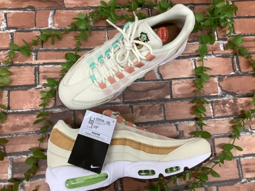 スニーカーのNIKE