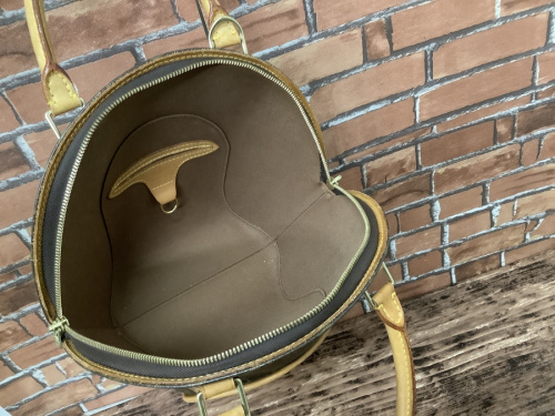 ハンドバックのルイ・ヴィトン