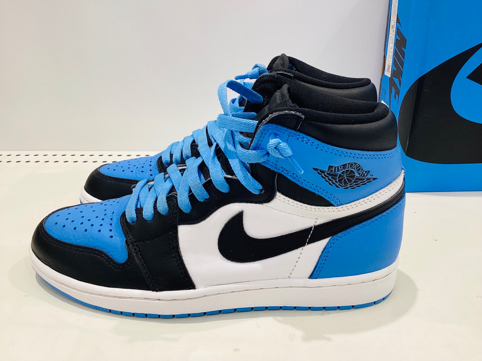NIKE ナイキ】ハイカットスニーカー AIR JORDAN 1 RETRO HIGH OG NIKE ナイキ】ハイカットスニーカー AIR JORDAN 1 RETRO HIGH OG