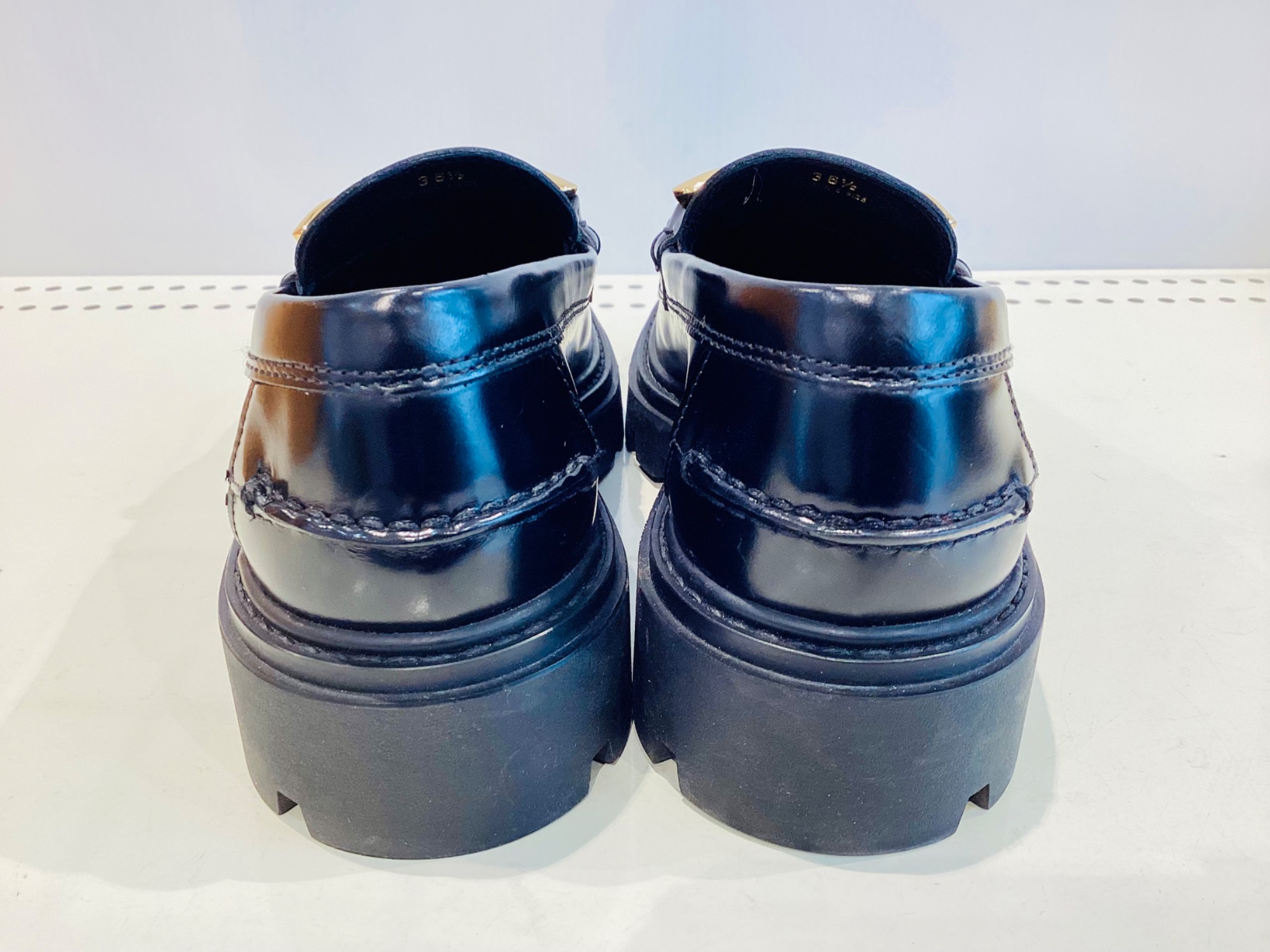 TOD'S (トッズ)】厚底ローファーのご紹介です！！｜2025年05月17