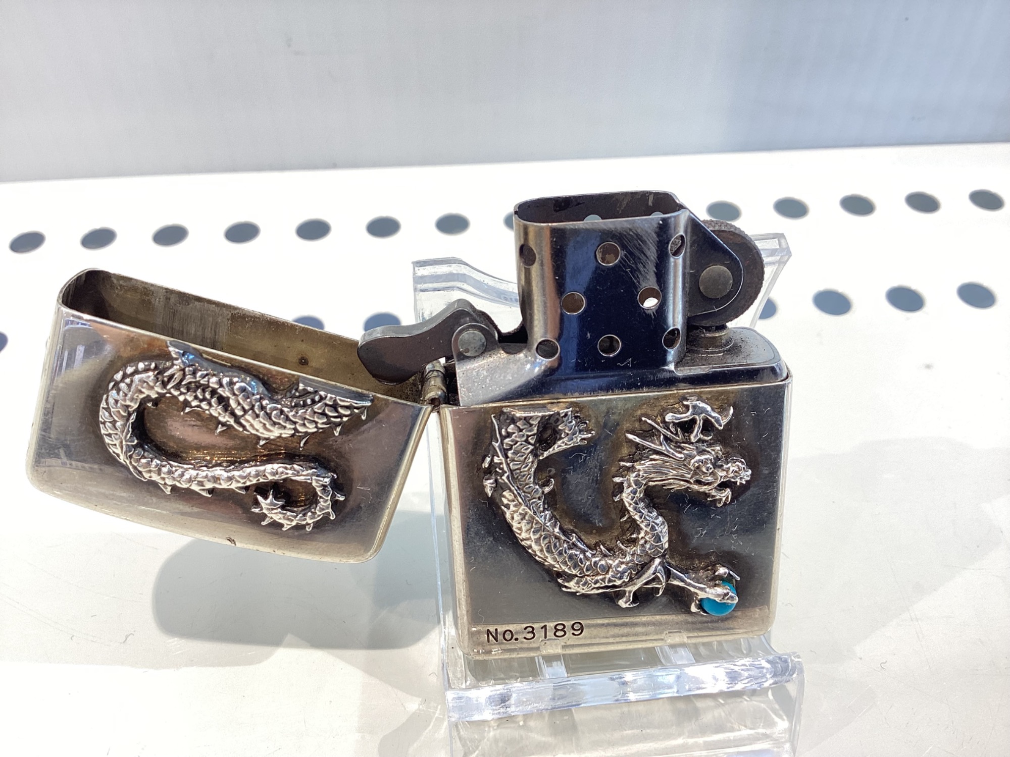 今月はZIPPO 買取金額 20％UP!】ZIPPO 2004年製 箱付き シルバー