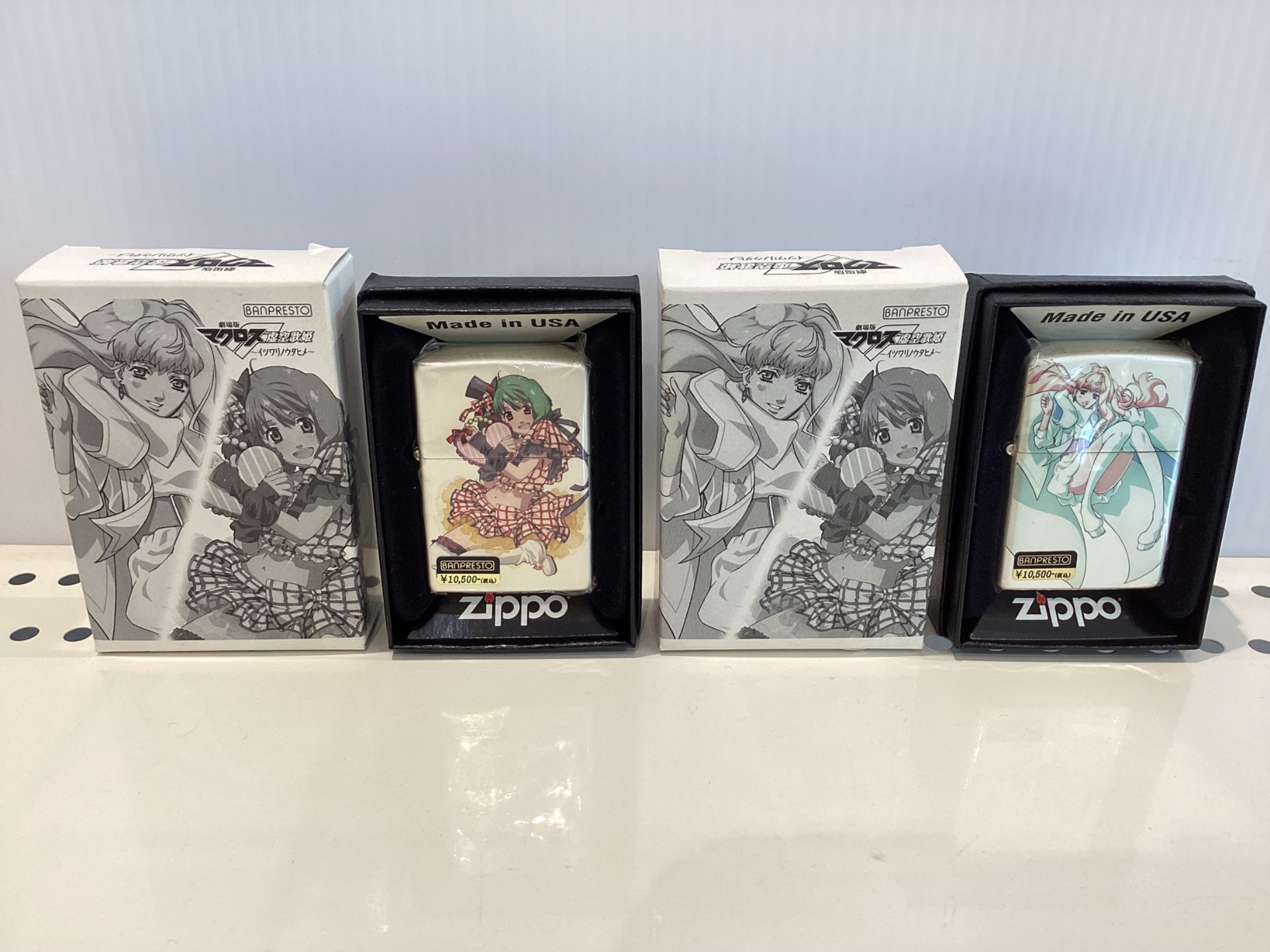 【売りきれました】 今月はZIPPO 買取金額 20％UP!】ZIPPO 2009年製 劇場版クロス