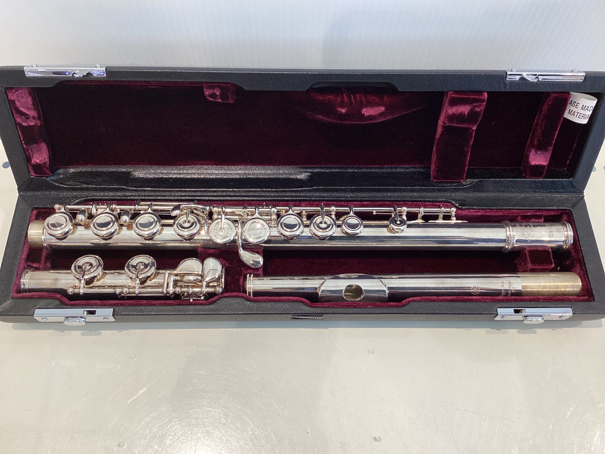 YAMAHA ヤマハ】管体銀製 Finesseシリーズ フルートのご紹介です
