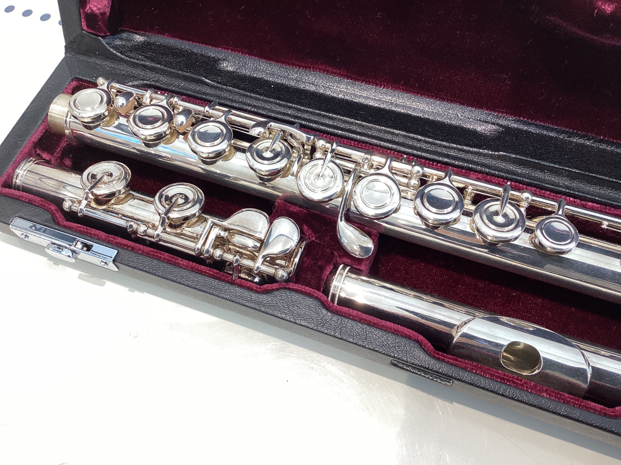 【YAMAHA】銀製 フルート本体 ケース付き YAMAHA ヤマハ】管体銀製 Finesseシリーズ フルートのご紹介です