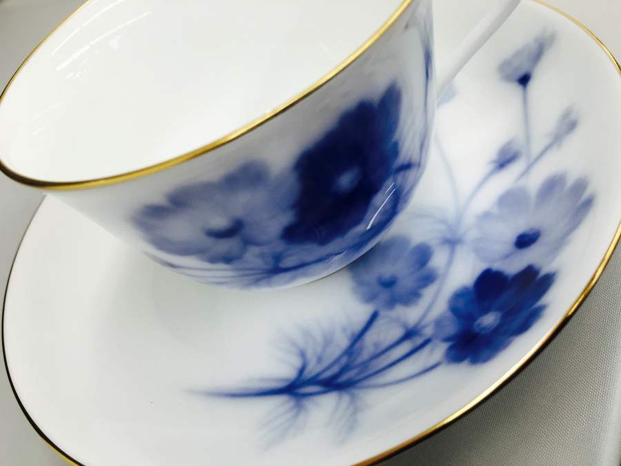 大倉陶園　ブルーコスモス　花入　花瓶　美品　廃盤品 大倉陶園 ブルーコスモス 花入 花瓶 美品 廃盤品
