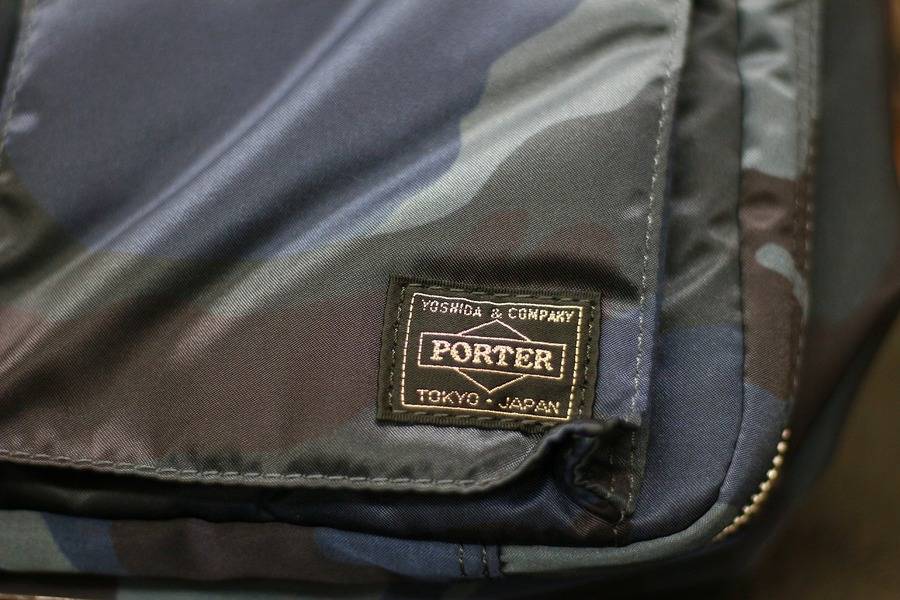 PORTER》☆TANKER 30周年記念☆カモ柄ショルダーバッグ入荷しました