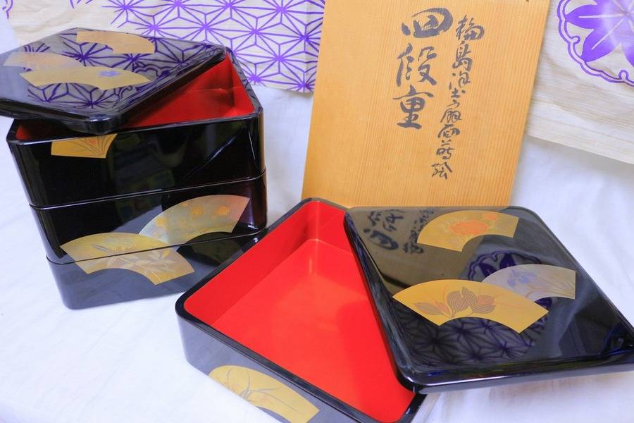 輪島塗 扇面蒔絵》四段重箱が入荷いたしました！【市川店】｜2017年12