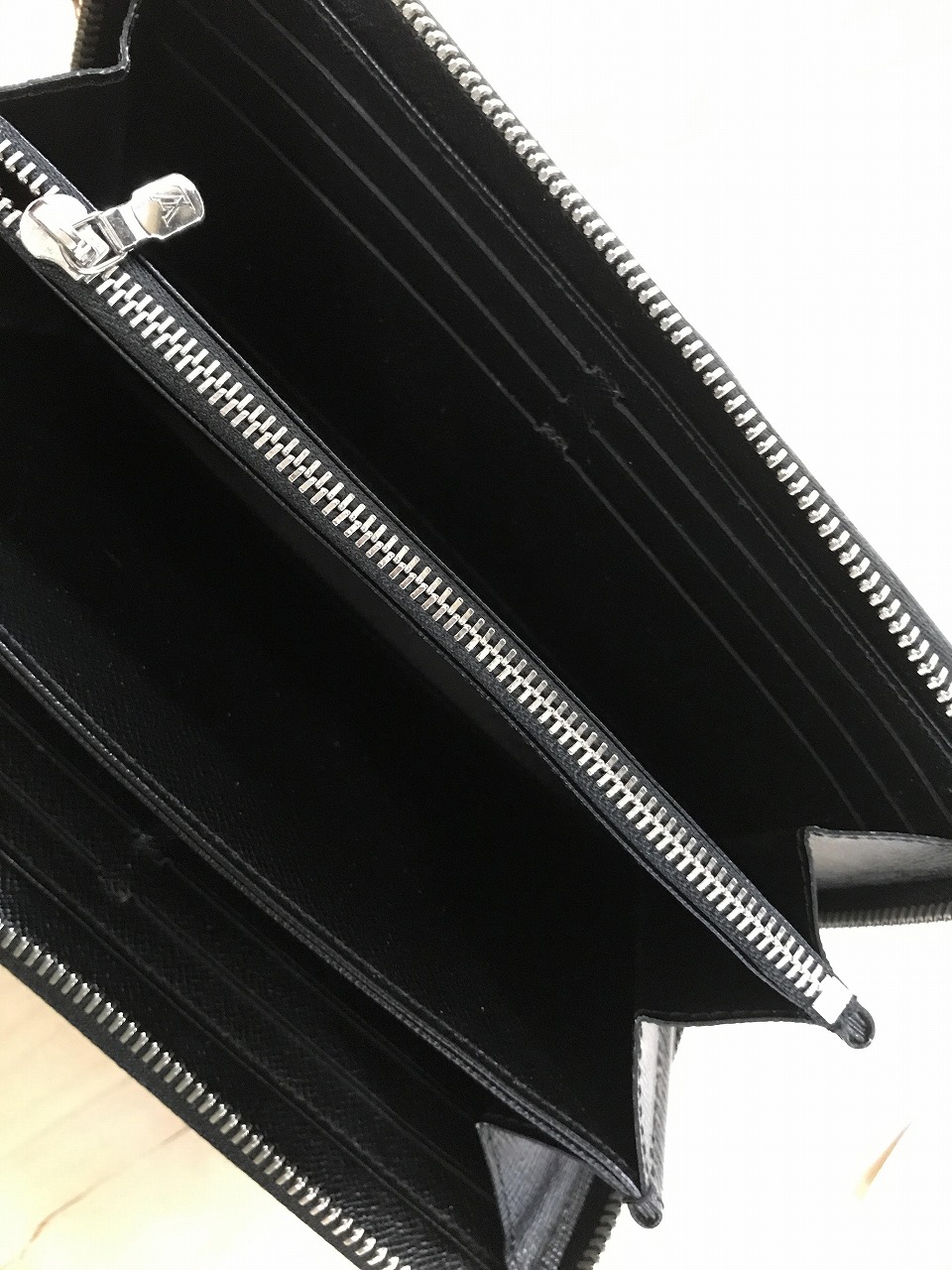 LOUIS VUITTON】エピのラウンドファスナー財布M61857をご紹介♪【市川