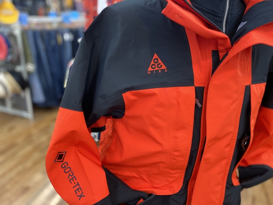 新品 Mサイズ ナイキ ACG NIKE ACG WOLF TREE FULLZIP HOODIE