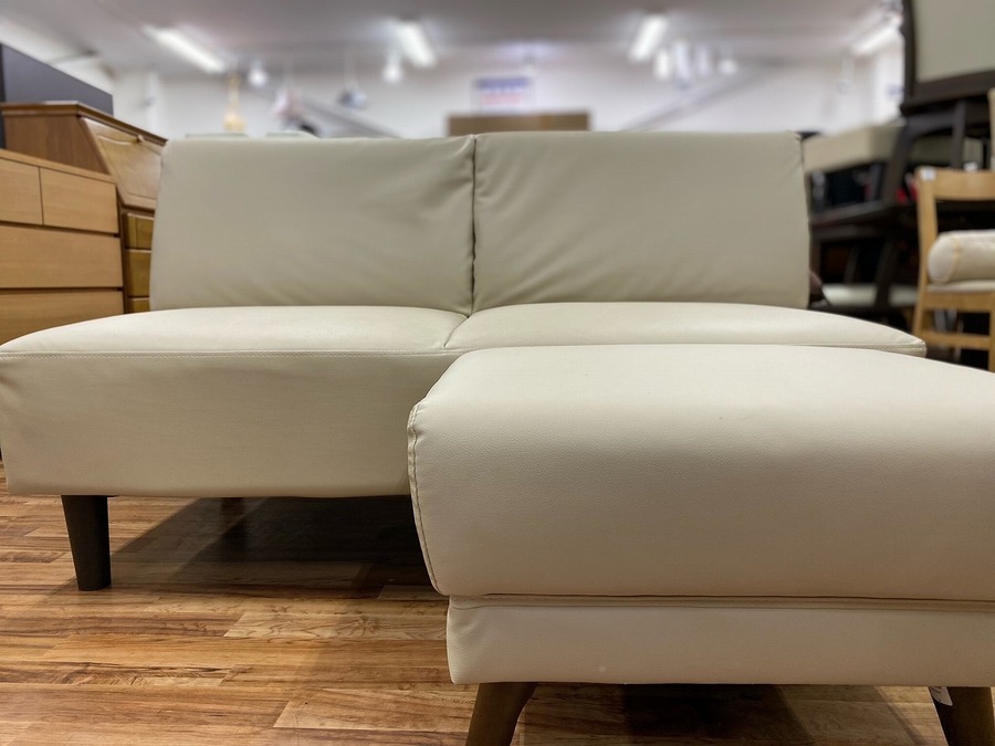 オットマン付き！】ニトリのアームレスソファーのご紹介♪【市川