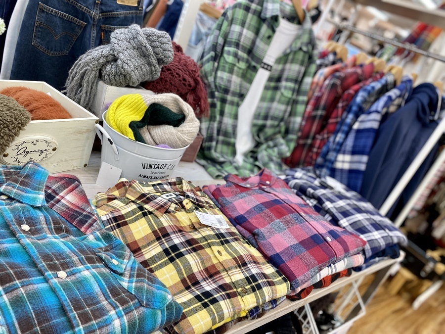 新品未使用FREAK'S STOREコラボGERRY オリーブダウンジャケット 新品未使用FREAK'S STOREコラボGERRY オリーブダウンジャケット
