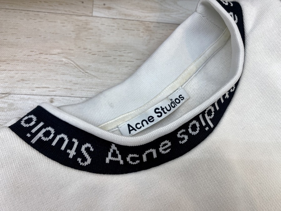 モックネックロゴエンボスTシャツ | ACNE STUDIOS