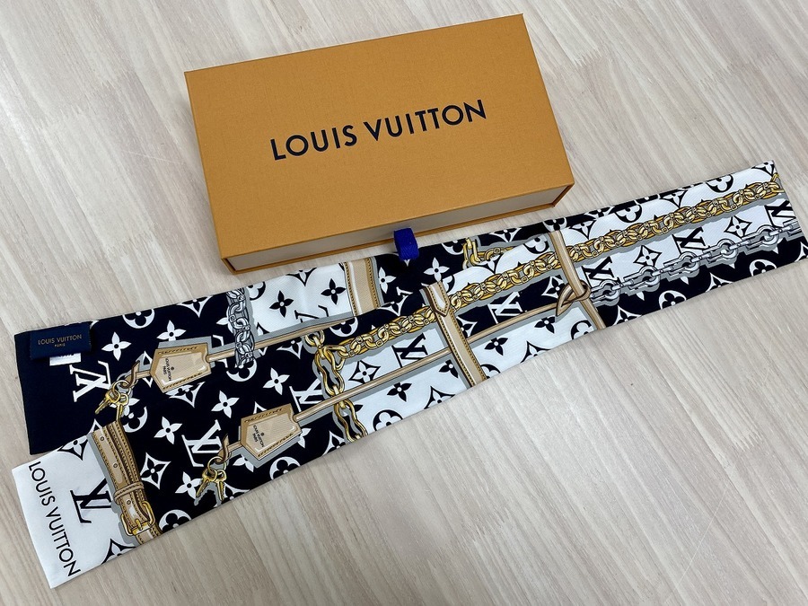 スマホで購入】LOUIS VUITTON(ルイヴィトン)のスカーフをご紹介