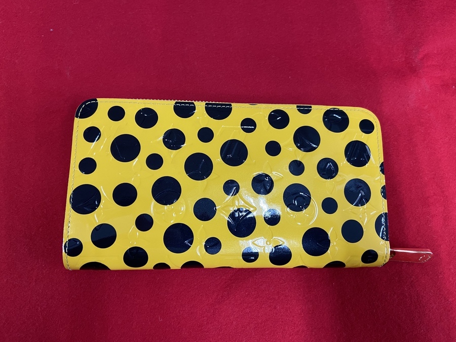 スマホで購入】LOUIS VUITTON（ルイ ヴィトン）×草間彌生の財布が買取