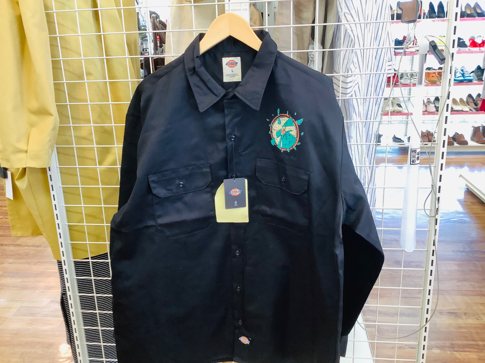 【2024最新】SNSで話題・人気の商品のおすすめアイテム コラボアイテム！】Dickies(ディッキーズ)のワークシャツをご トップス