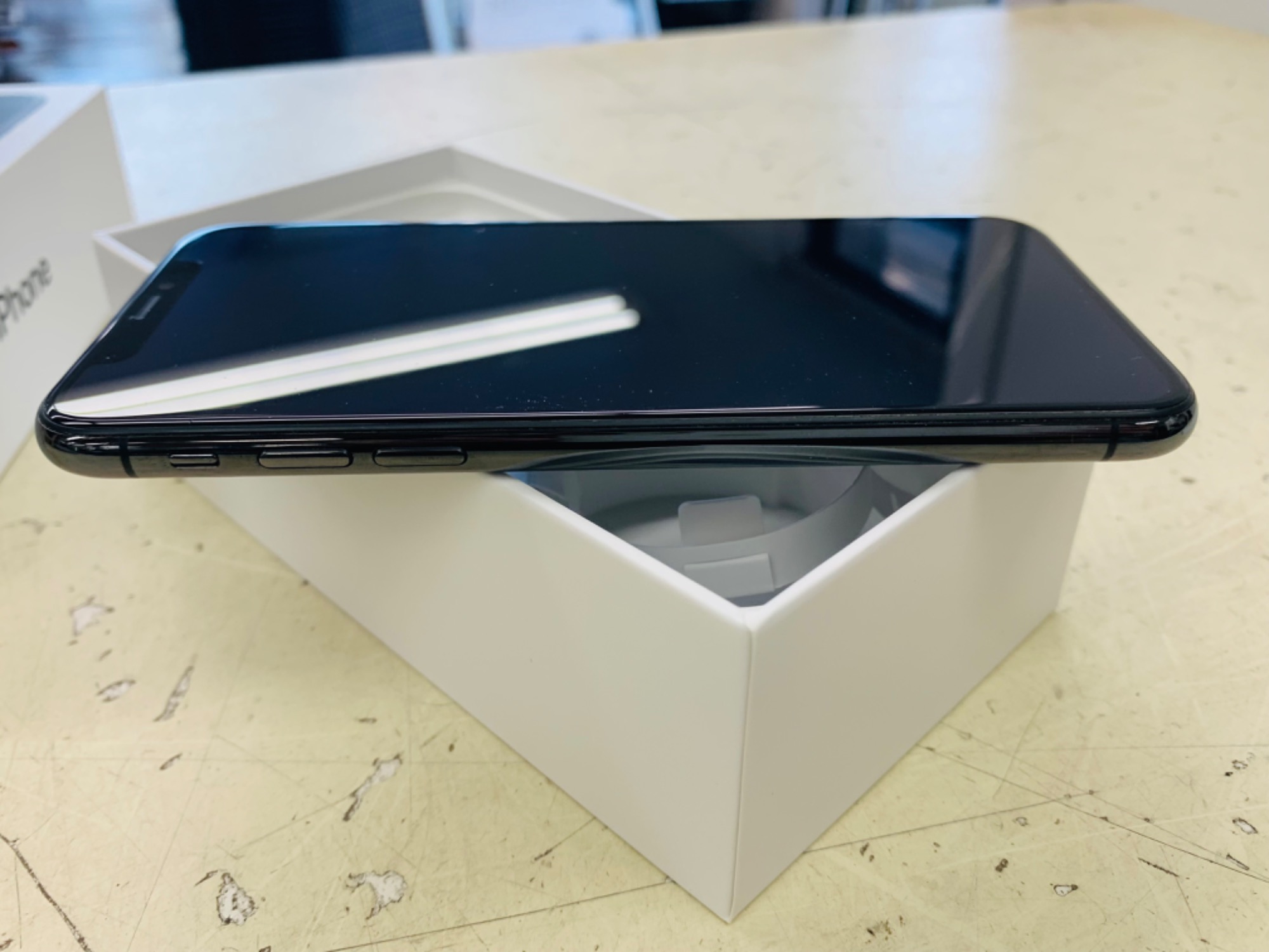 【3台まとめ売り即日発送】iPhoneXS 2台、X1台 iPhone7 128GB 3台まとめ iPhone7 128GB 3台まとめ iPhone 7｜価格比較