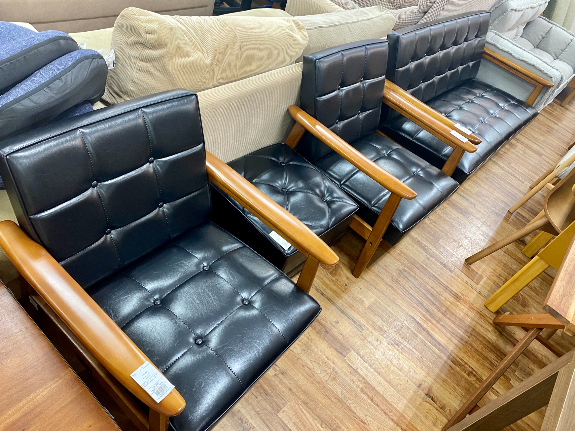 Kチェア】カリモク60の一人掛け椅子&オットマンをご紹介！｜2023年09月