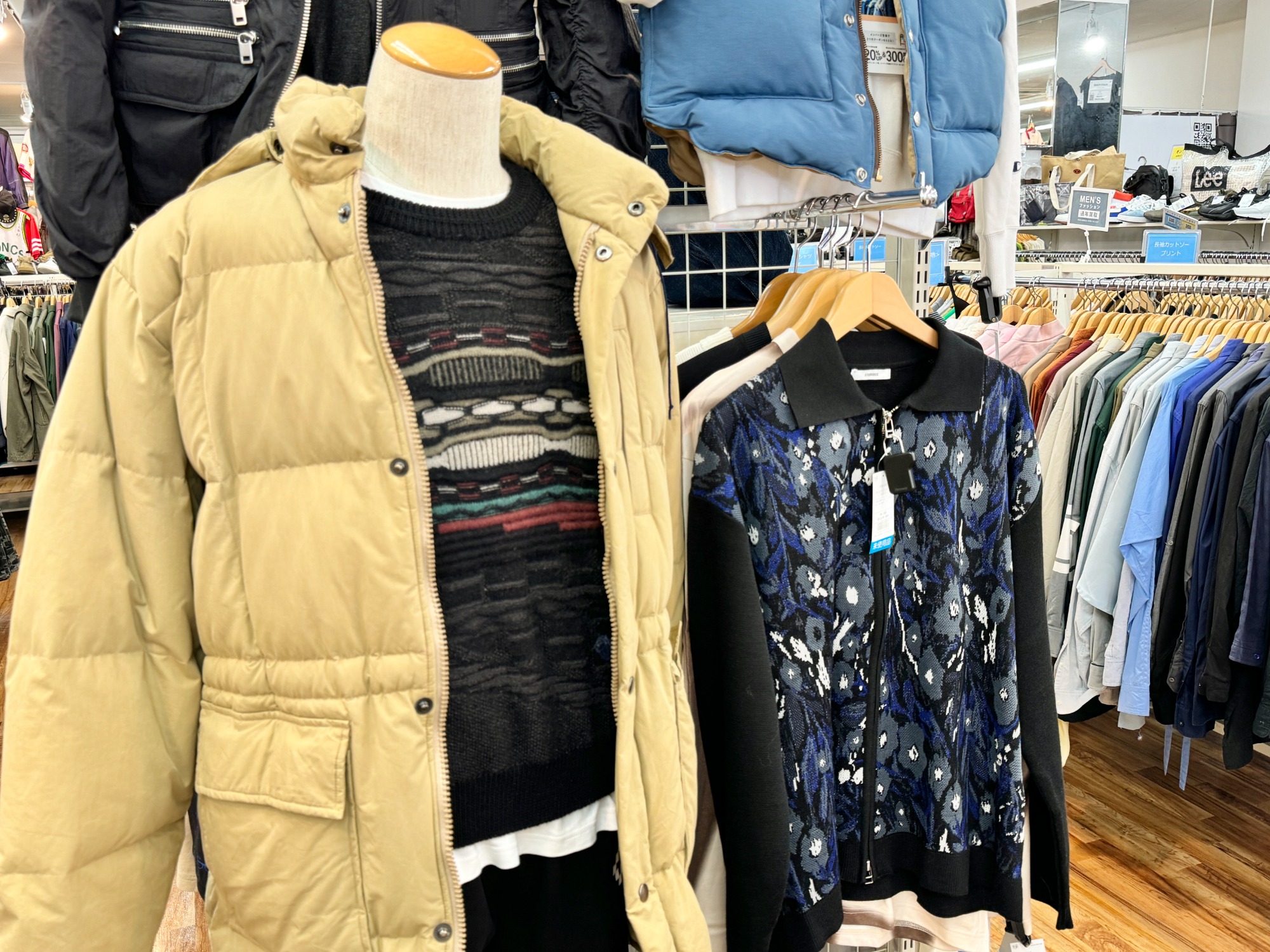 スマホで購入】ARC'TERYX(アークテリクス)のダウンジャケットを