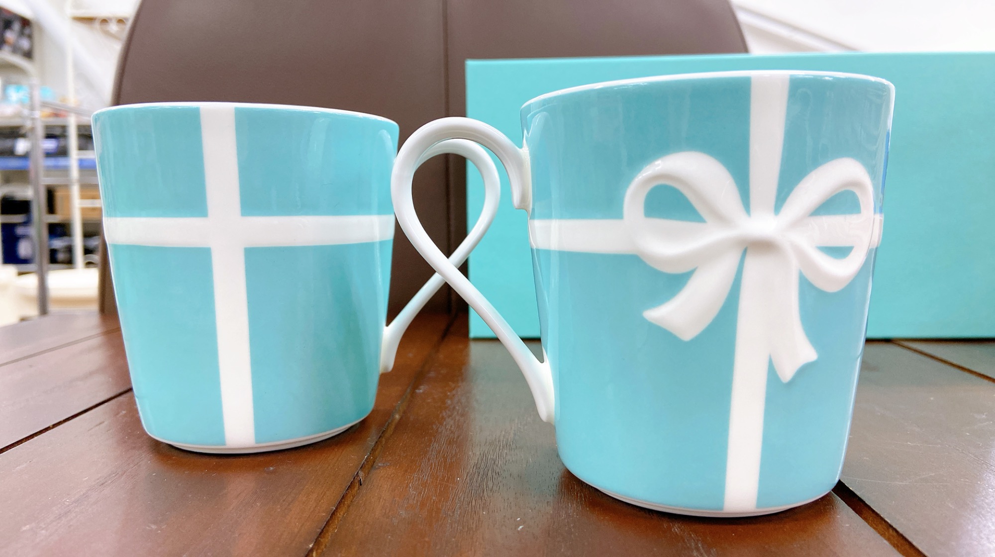 ティファニーといえばこのシリーズ】マグカップセットをご紹介！｜2024