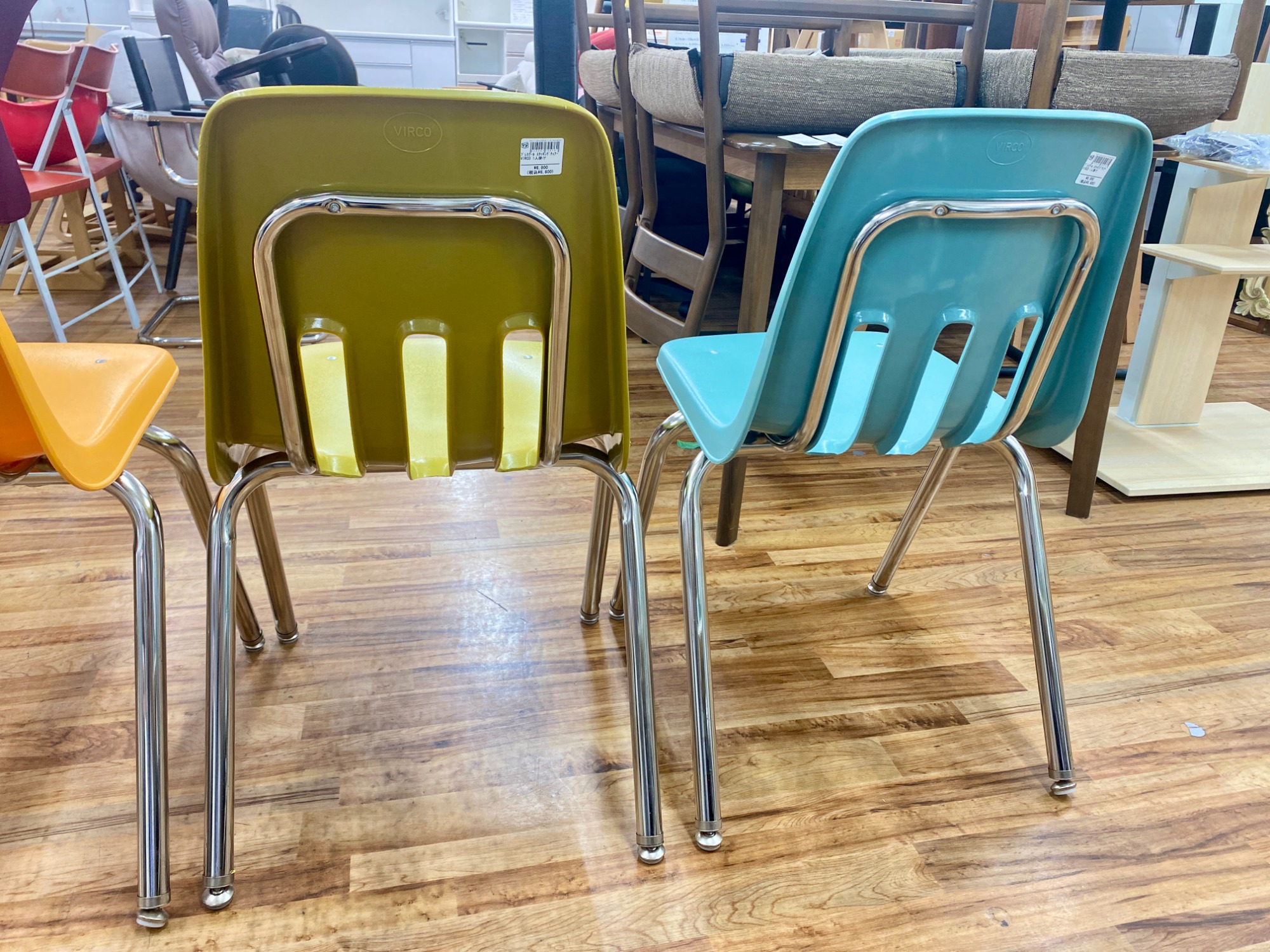 ロサンゼルス発☆】VIRCO(ヴァルコ)のスタッキングチェアをご紹介