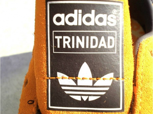 adidas originalsのアディダス（adidas）