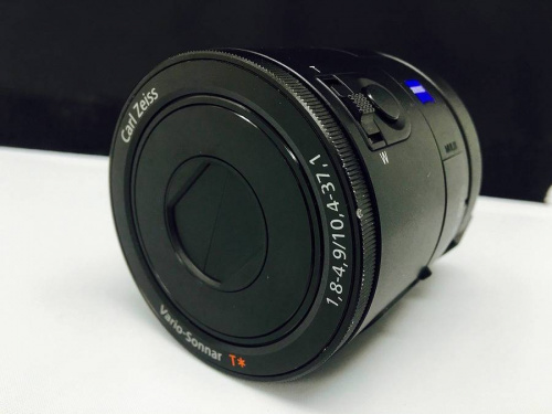 デジタル家電のデジタルカメラ