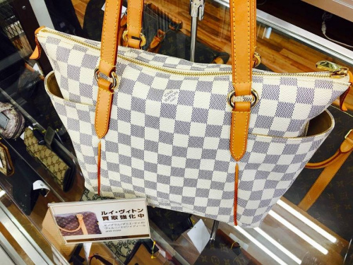 ブランド・ラグジュアリーのルイヴィトン（LOUIS VUITTON）