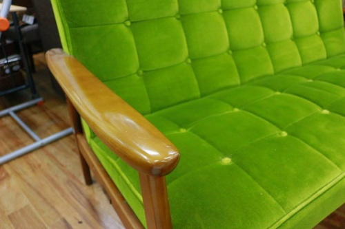 ソファーのカリモク