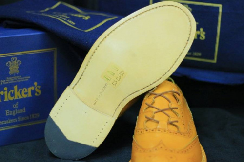 ウイングチップシューズの市川